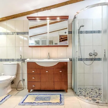 Marbury Heights Villa *